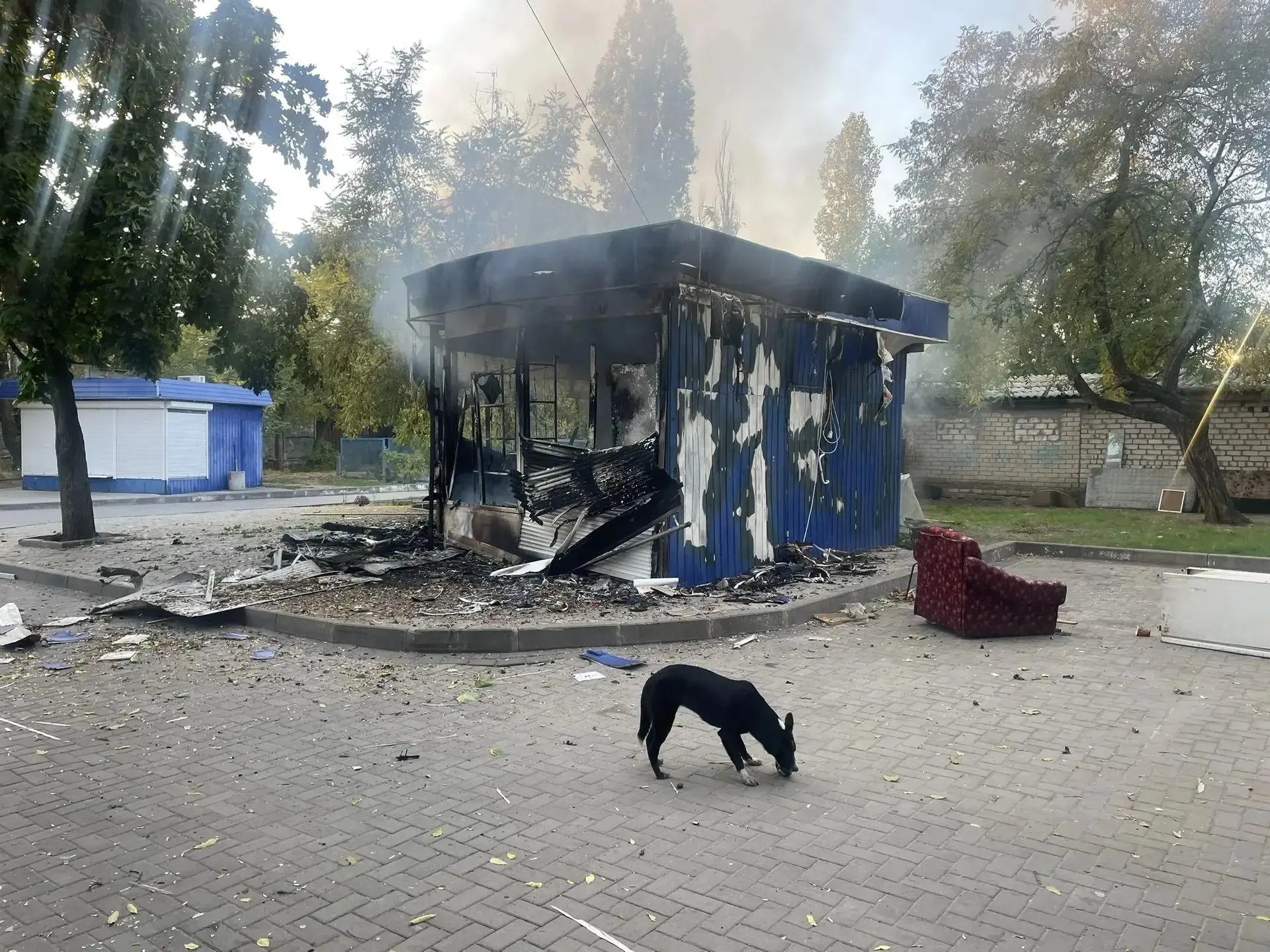 По центральной части страны зафиксирована концентрация атак беспилотников; есть погибшие и раненые, загорелся магазин.